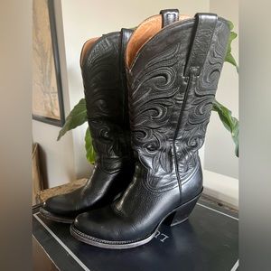 Women’s black leather cowgirl boots. Luchesse style Laurelie size 8.